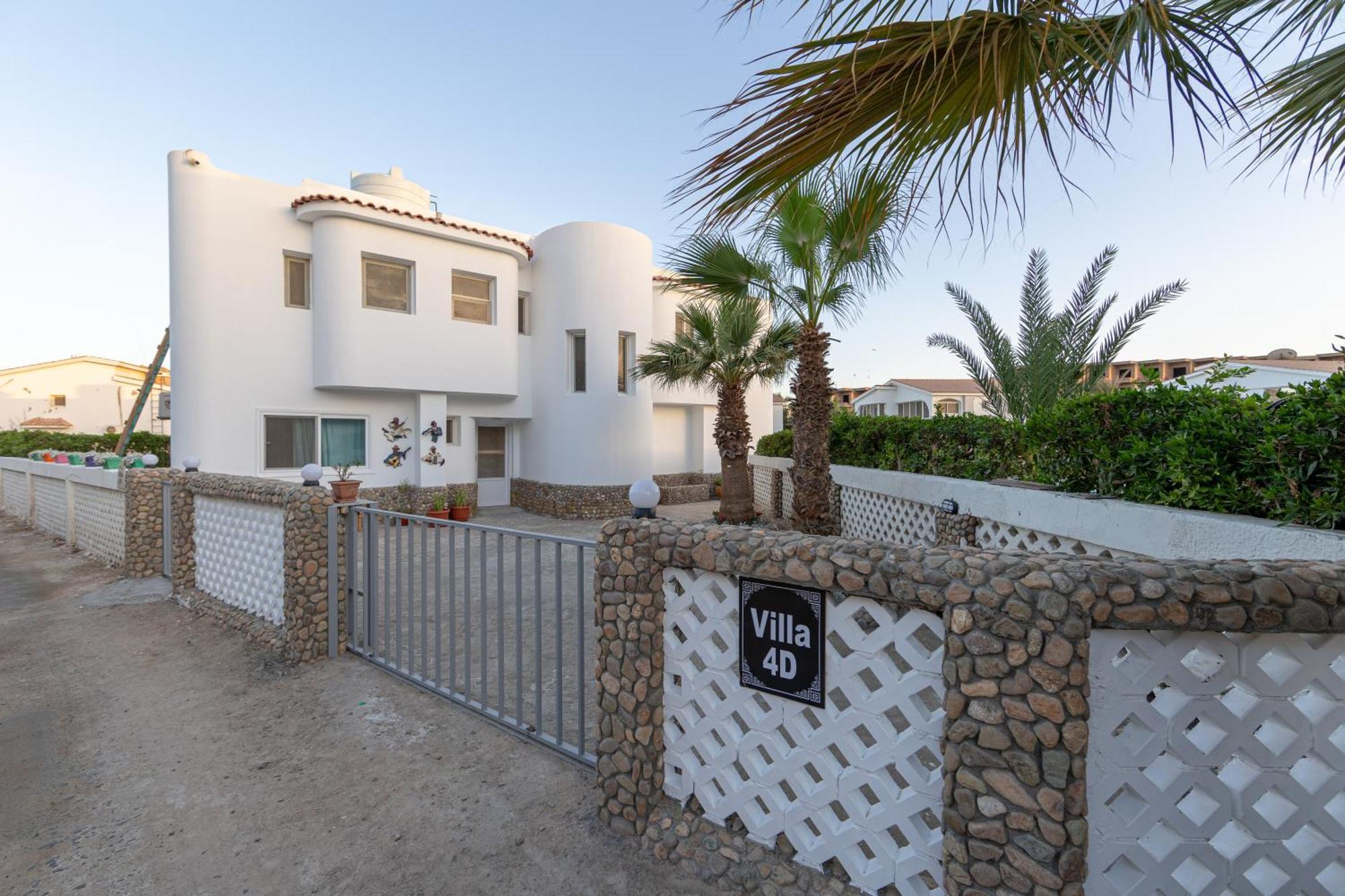 Aden Beach - Sea View Room With Beach Access In Villa Hurghada Extérieur photo
