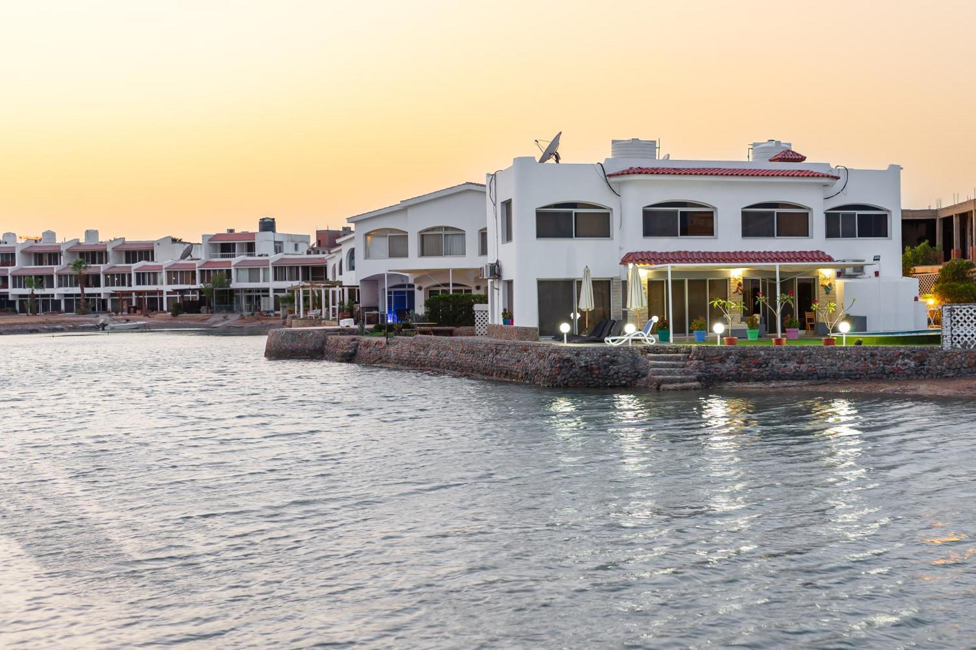 Aden Beach - Sea View Room With Beach Access In Villa Hurghada Extérieur photo