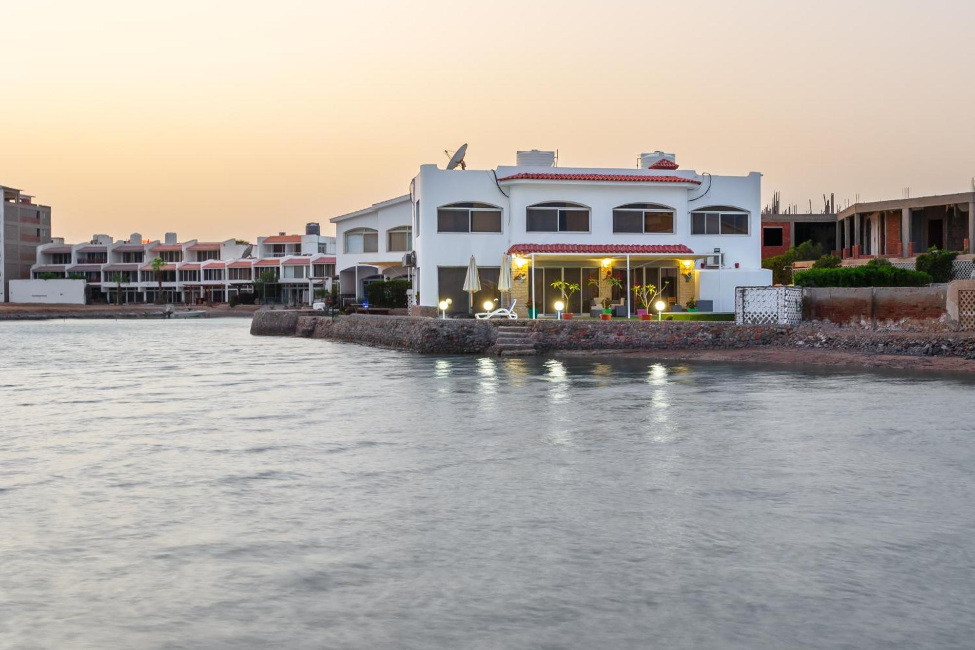 Aden Beach - Sea View Room With Beach Access In Villa Hurghada Extérieur photo