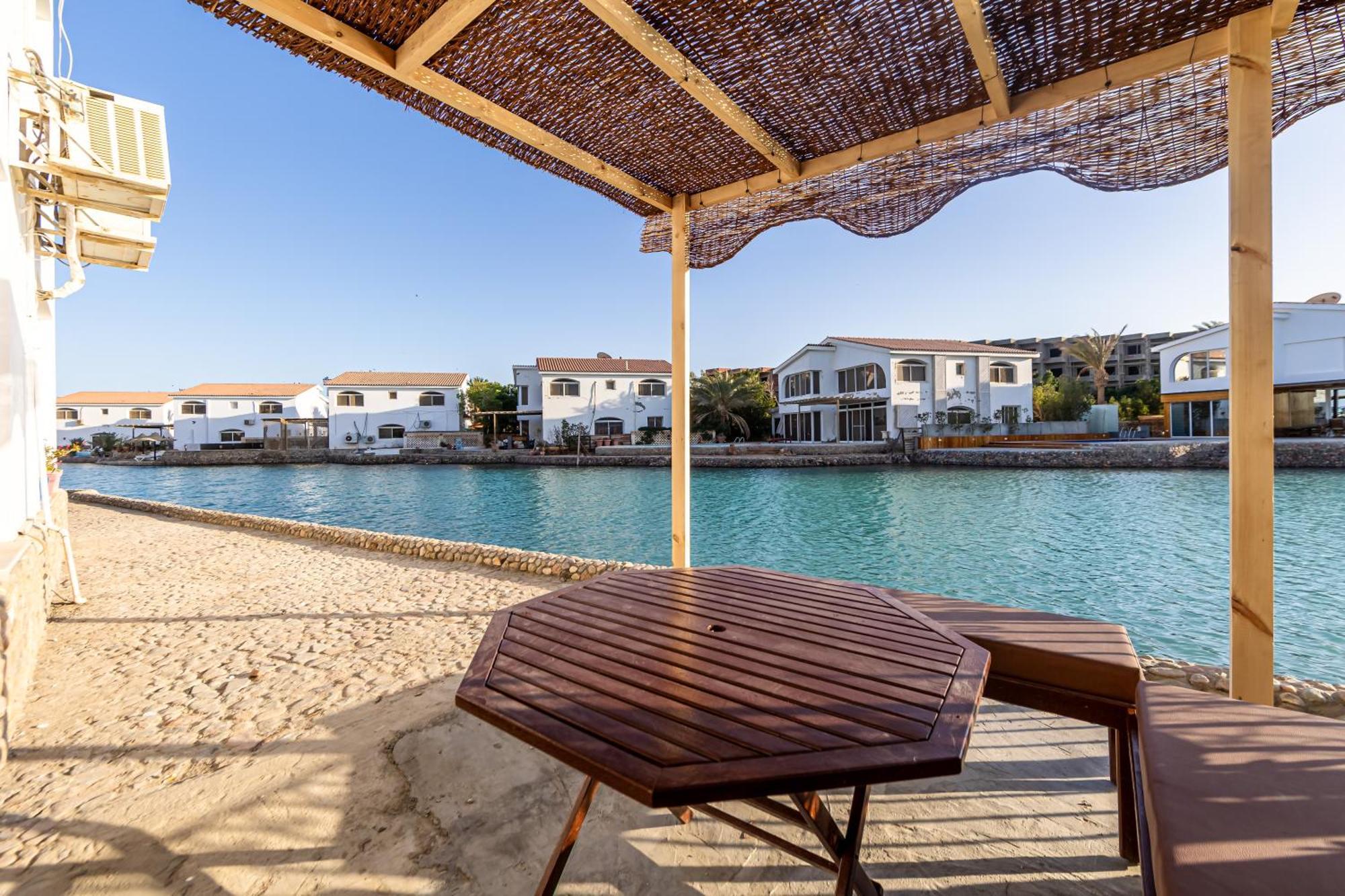 Aden Beach - Sea View Room With Beach Access In Villa Hurghada Extérieur photo